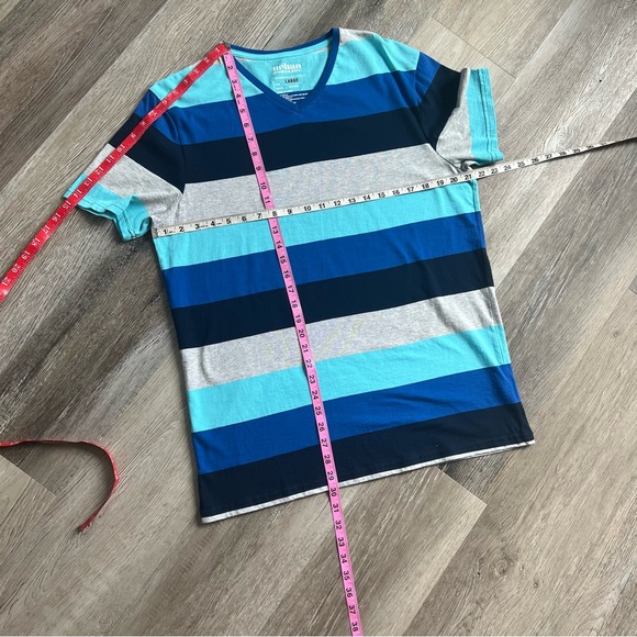 Urban Pipeline striped V tee - Picture 4 of 5
